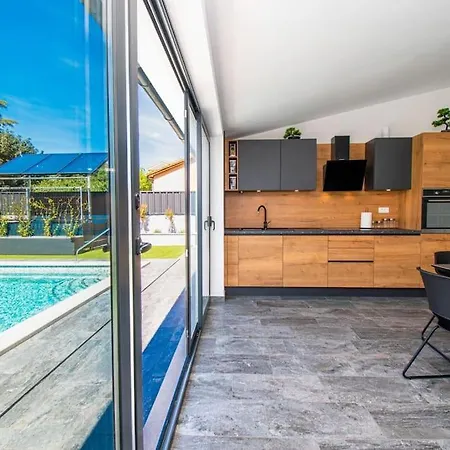Paradise In Villa