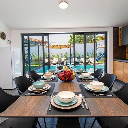 Paradise In - By Istrabook Вилла *