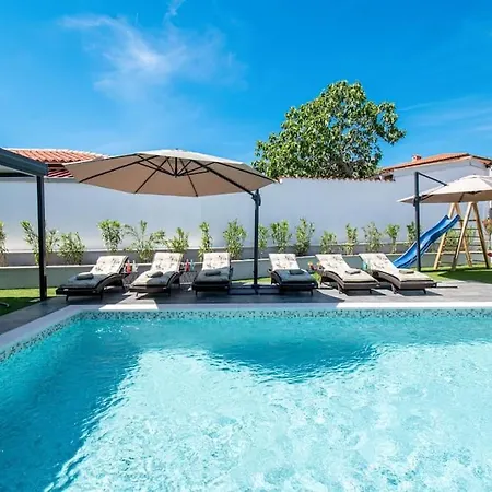 Paradise In - By Istrabook Villa *