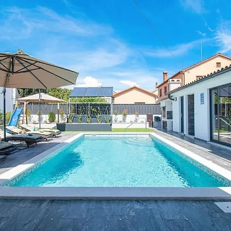 Villa Paradise In *