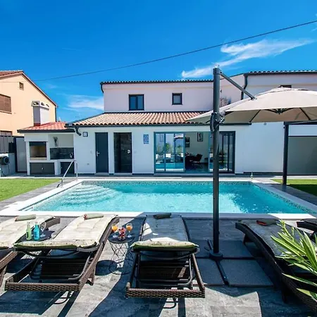 Paradise In Medolino
