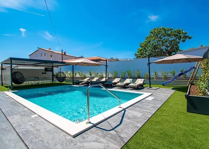 Paradise In * Medulin